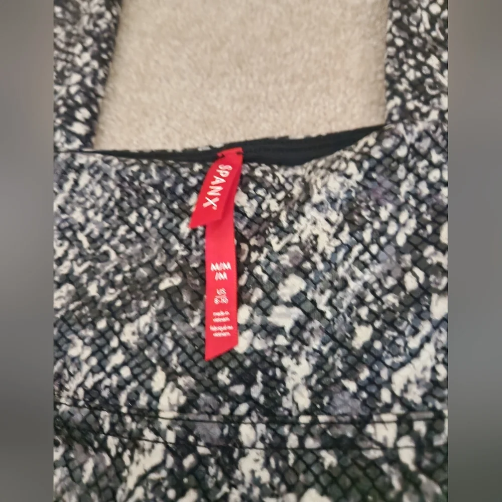 Spanx Faux Leather Snake Shine Legging  M - Picture 4 of 6